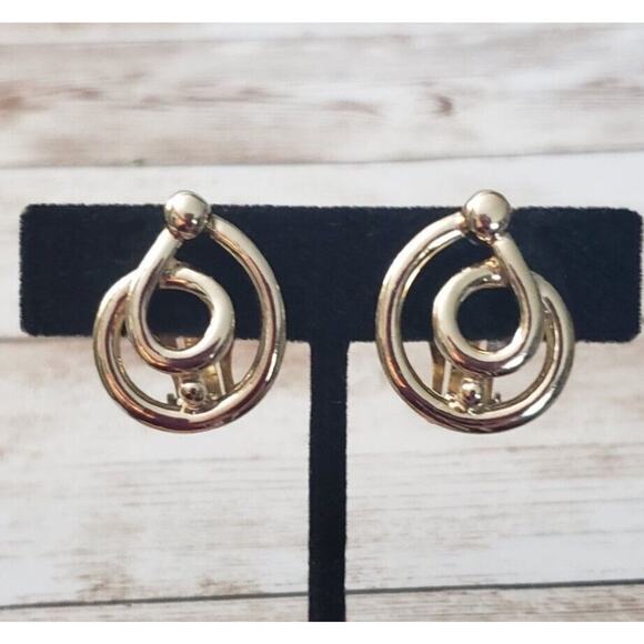 Vintage Clip On Earrings - Stunning Statement Gold Tone Swirl Like - Picture 1 of 4